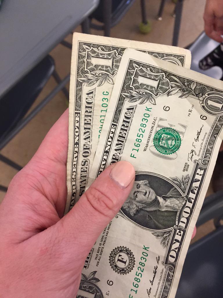 corie_hammock's tweet photo. Won $2 for making a basket into the recycle bin๐๐ฐ #Makinbuckets http://t.co/rmmfGMPd7W