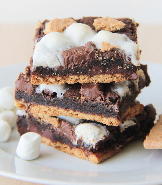 tbhimhungry's tweet photo. Chocolate smores cookie bars http://t.co/npyMnrvlvM