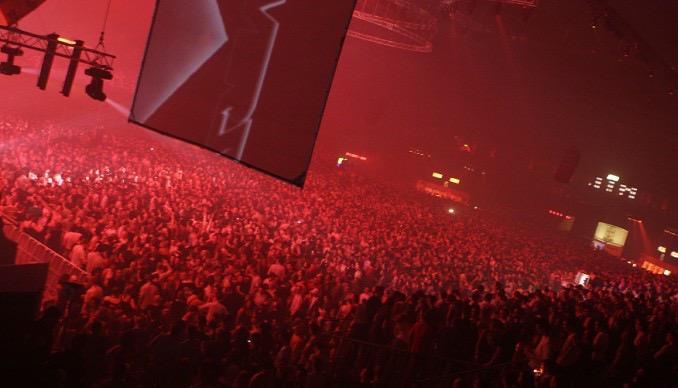 djbrennanheart's tweet image. I still rememeber how nervous I was... For first time (such a huge stage)😅😅😜 @djtheprophet #memories #MIDIFY #2007