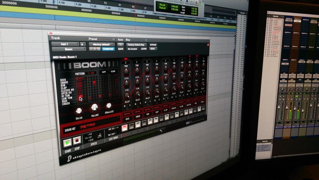 farriersmusic's tweet photo. Making electronic beats for this track. Serious. #secondalbum http://t.co/TcXIAdXk9U