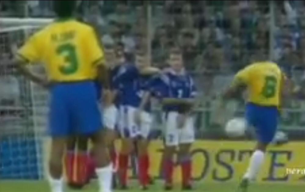 VIDEO: Roberto Carlos\ Top 10 greatest ever goals! Happy 42nd Birthday to this legend! Class!.. 