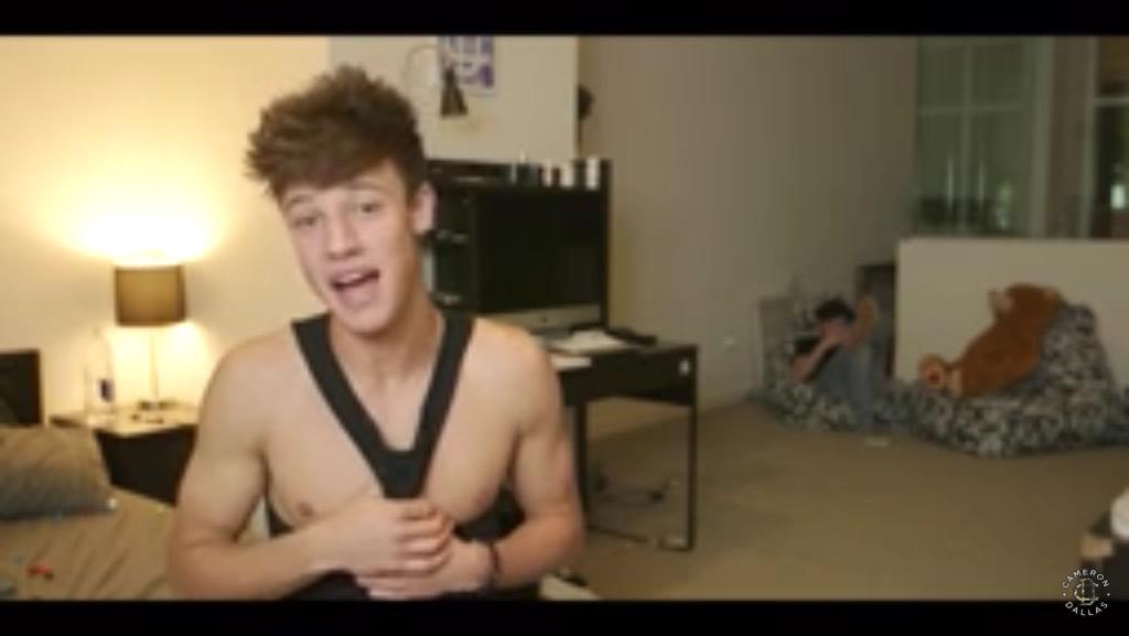 dinanalyn's tweet photo. Cams new video was the best way to start off #20DaysOfDallas 😂❤️😍✌🏾️  @camerondallas http://t.co/VA25IoJY7p