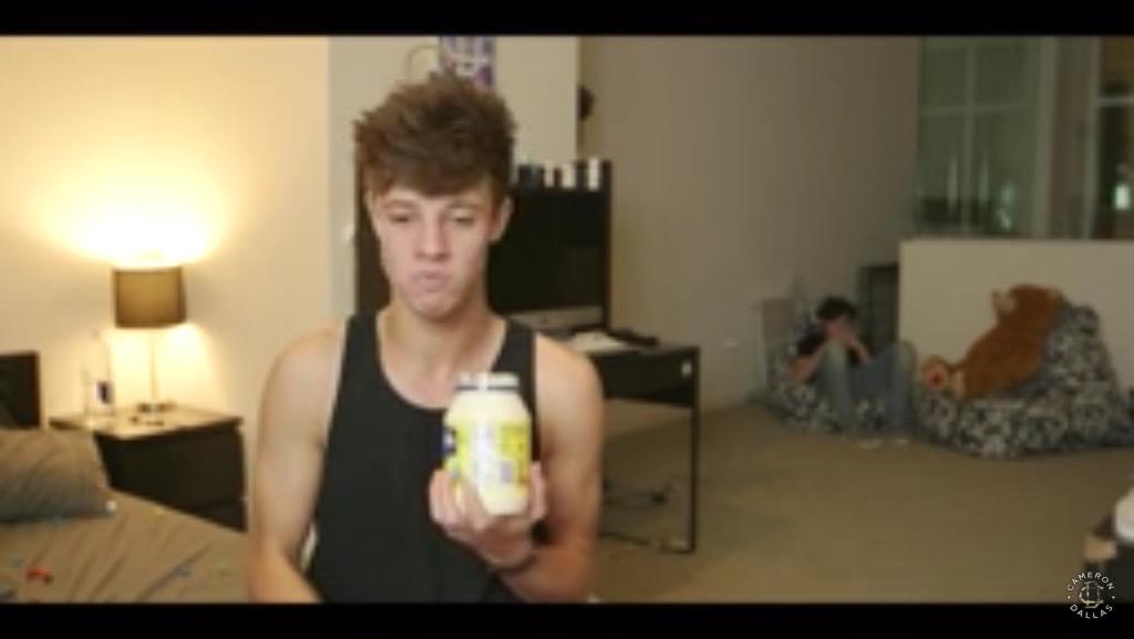dinanalyn's tweet photo. Cams new video was the best way to start off #20DaysOfDallas 😂❤️😍✌🏾️  @camerondallas http://t.co/VA25IoJY7p