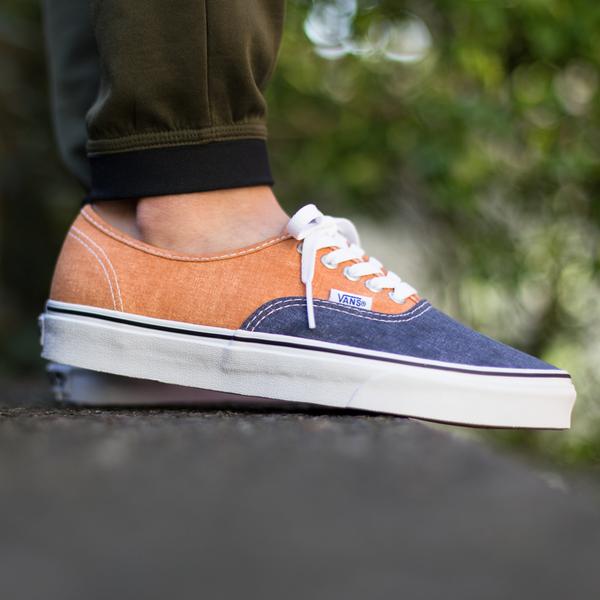 vans authentic peacoat