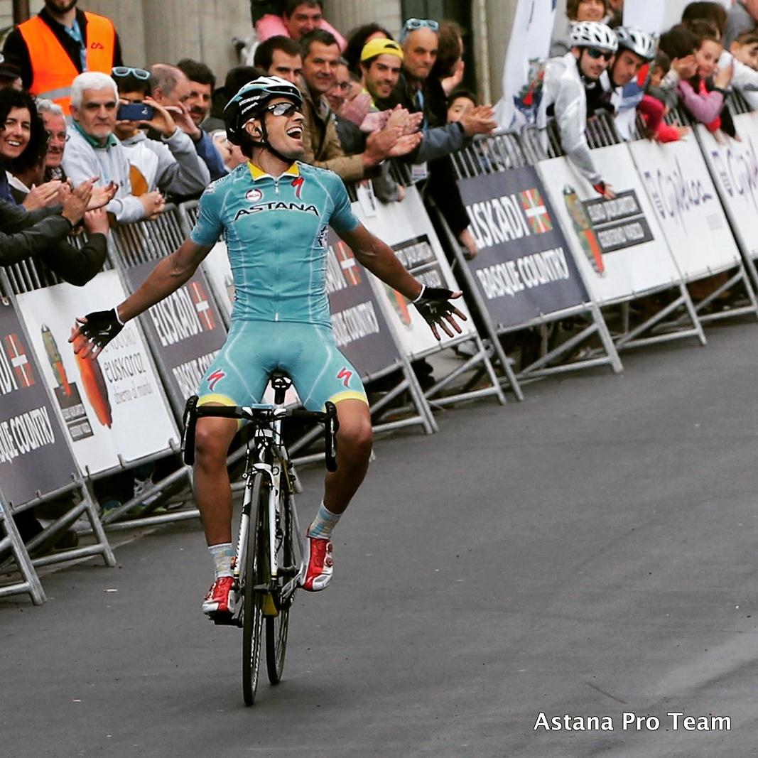 XDSAstanaTeam's tweet photo. Mikel Landa wins ST5 Vuelta al Pais Vasco #itzulia @MikelLandaTalde @bettiniphoto http://t.co/bPKnWRUsmv