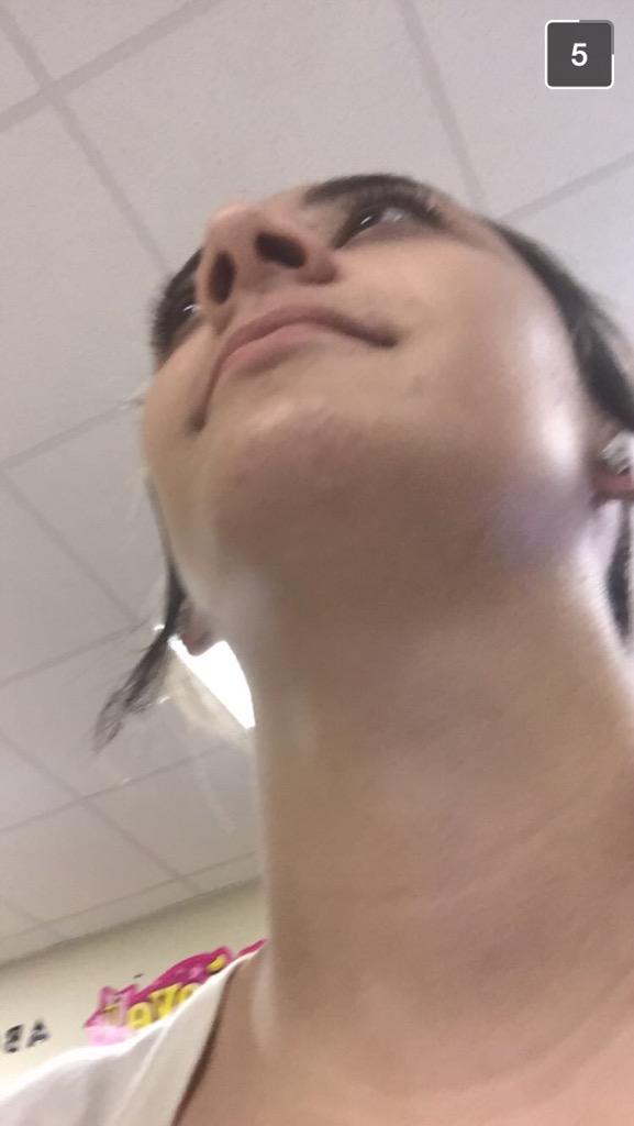 mackenzie__O2l's tweet image. @HusseiniZahra love you to zahra😘😂