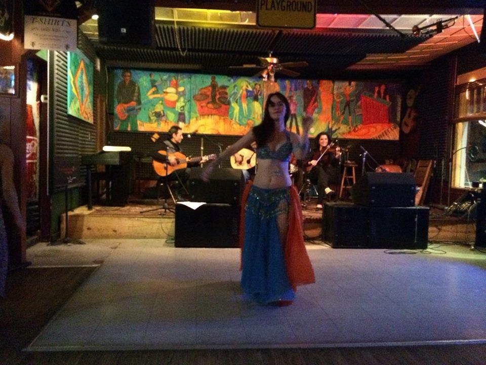 MoveExatIU's tweet photo. Interested in Bellydancing? You can learn or just watch as the phenomenal Eszter performs and teaches tomorrow! 💃💃💃 http://t.co/4UN05Q12qZ