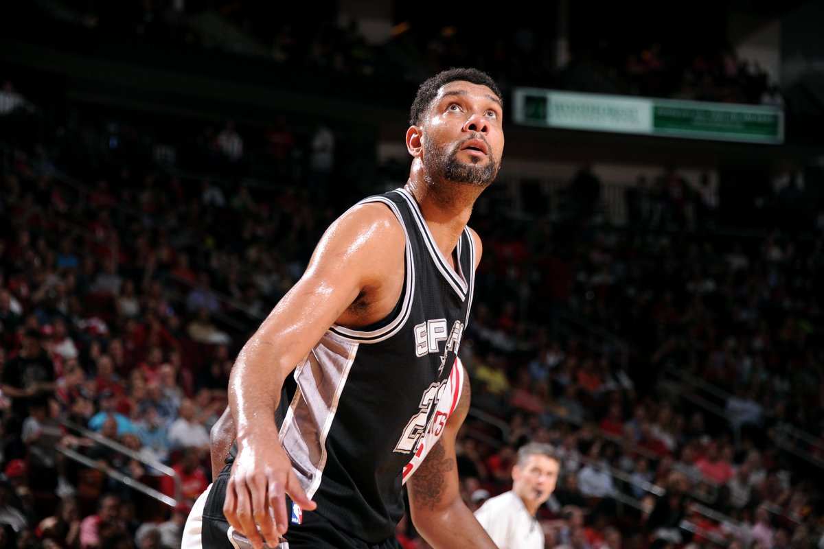 SportsCenter's tweet photo. Tim Duncan drops 29 Pts with 10 Reb as Spurs beat Rockets,104-103. San Antonio winners of 10 straight. http://t.co/na4GtdHDTK