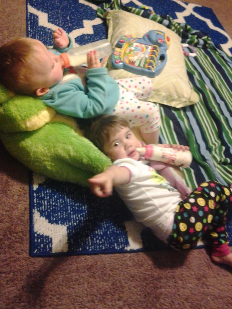 rainbowbritt420's tweet photo. @krys216syl u better care remb whos watchin ur child http://t.co/7zi1xVMik6
