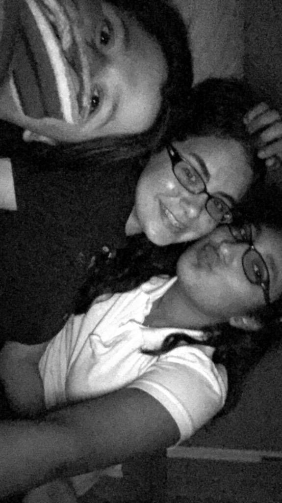 normazepedaa's tweet photo. #NationalSiblingsDay #AustinFam 👩👩👧 http://t.co/8sIxEt5BkS