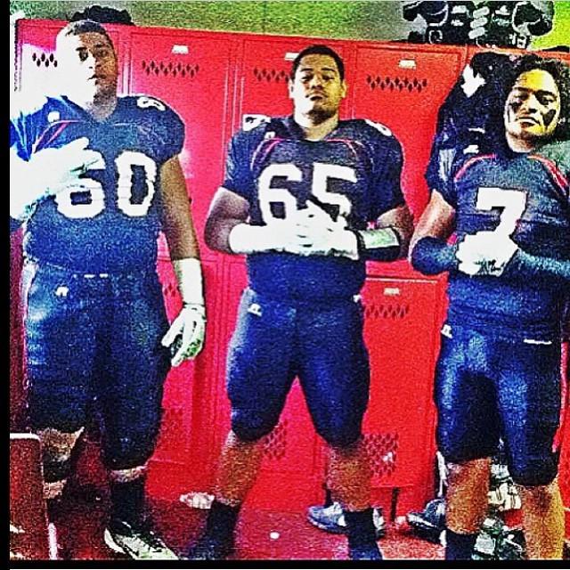 scenesfromusc's tweet image. At uscscene.com -- #FBF When I use to play with these Super Stars!#7sacks#60PanCakes#FightOn#QuackOn #u…