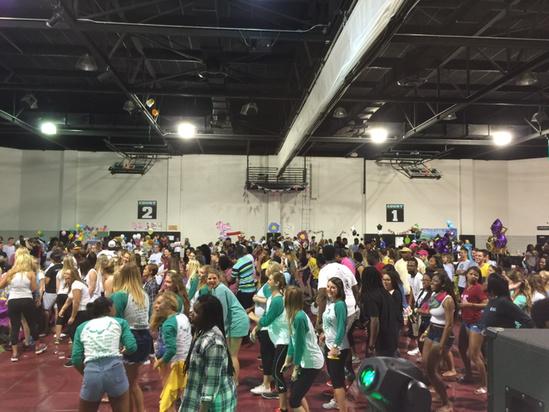 HubbellEnt's tweet image. Now that's a full dance floor! #CCU #HubbellEnt