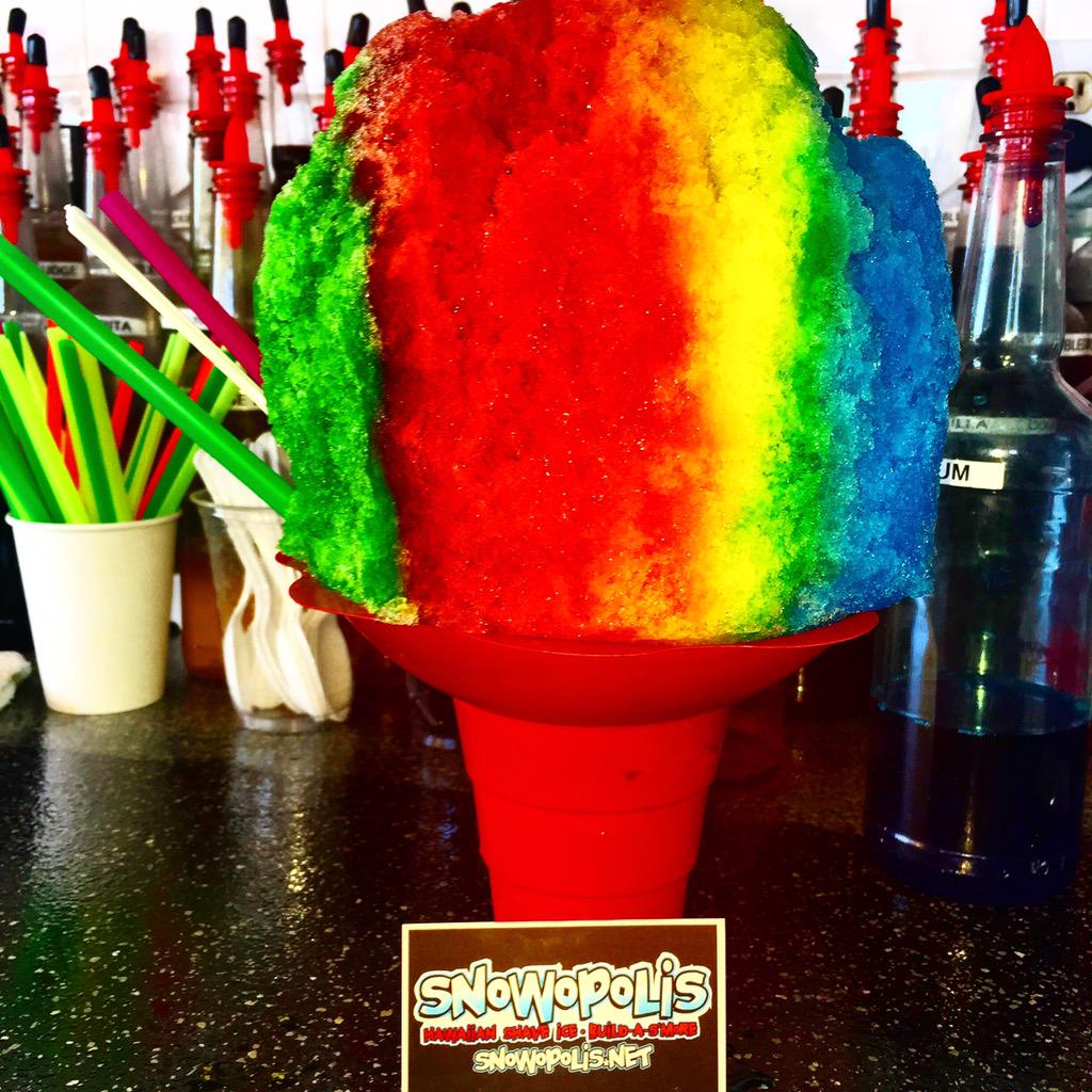 Snowopolis's tweet image. Omg delicious! Tag someone u know that u want to take u here?? Open till 11pm #snowopolis