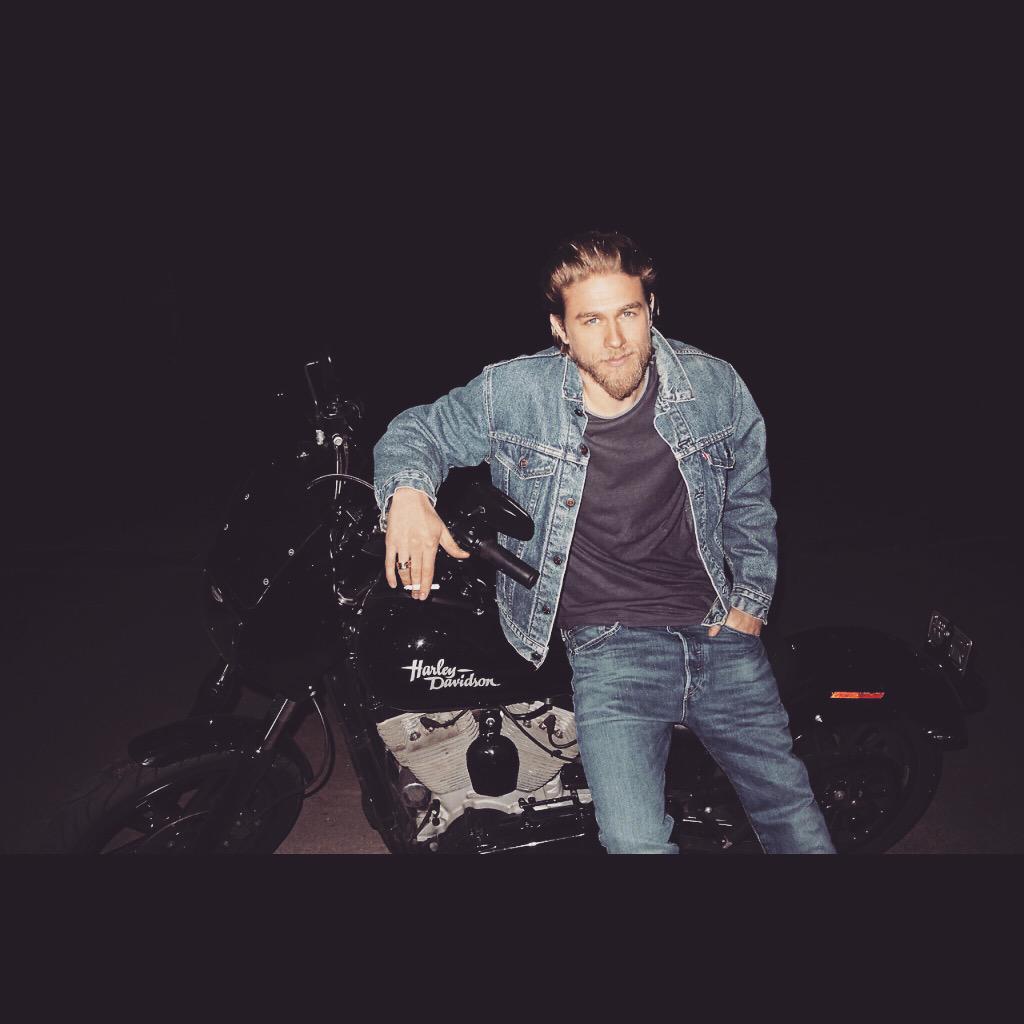 Happy birthday to my favorite, Charlie Hunnam  You are phenomenal ... that accent ain\t half bad either 