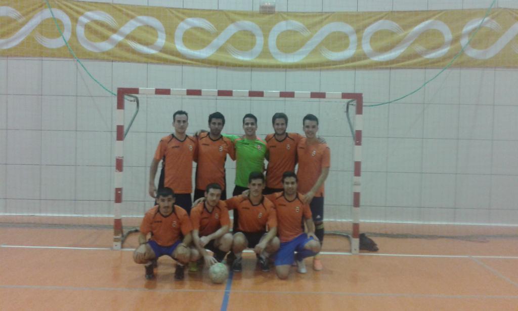 TheGalgosUnited's tweet photo. Foto del partido de hoy #VamosMisGalgos #VictoriaGalga http://t.co/CeEw2W68tU