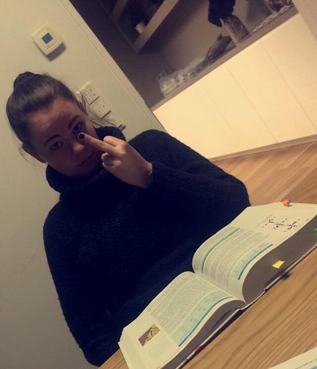 Hver elskar ekki smá efnafræði á föstudagskvöldum... <a href="/ingibjorgas/">Ingibjörg Ásbjörns</a>