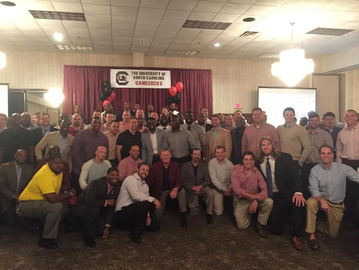 GamecockFB's tweet photo. Group photo at tonight's Spurrier-era reunion! #Gamecocks #ForeverToThee #HereSC #Family http://t.co/Ivsz8tlJra