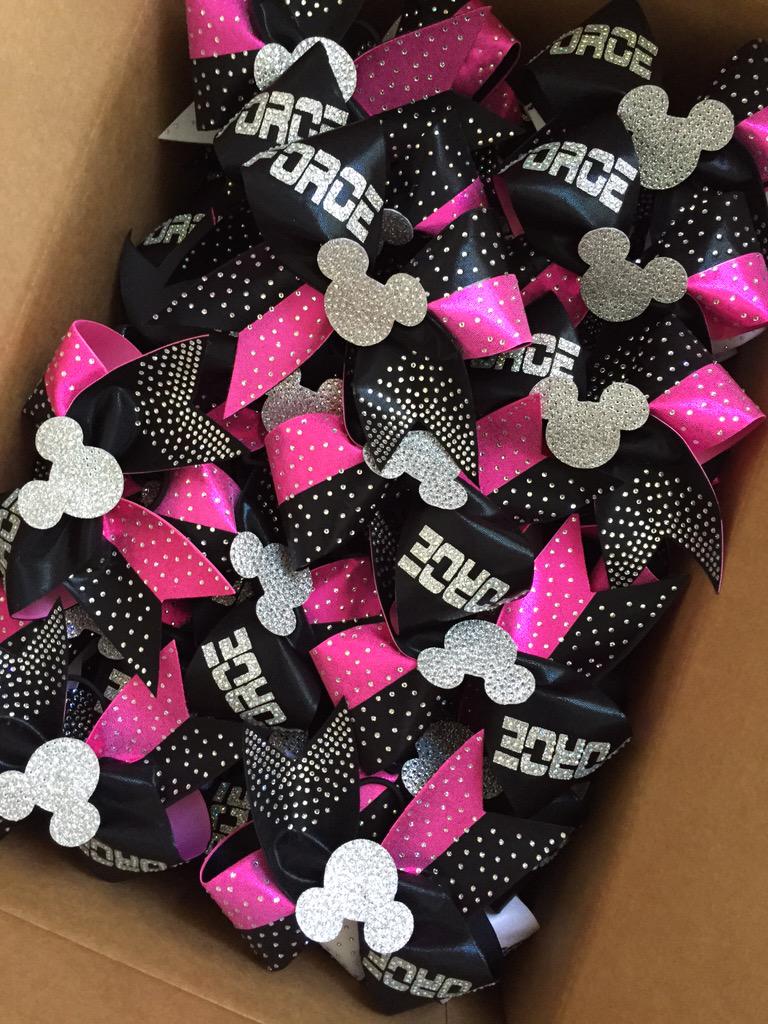 EncoreCheerBows's tweet photo. Offering $150 off all bow orders placed by April 15th! EncoreCheerBows@me.com

@cheerUPDATES http://t.co/pU0ajZhulB