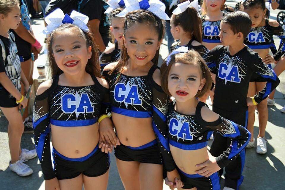 EncoreCheerBows's tweet photo. What do they have in common? 
Encore Cheer Bows! 😉🎀 http://t.co/a08cYnkAtg