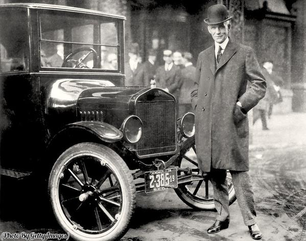HistoryInPics's tweet photo. Henry Ford &amp; his 1921 Model T. http://t.co/bkwir4mvEU