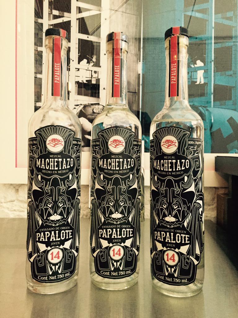 CantinitaPop's tweet photo. Llegó #machetazo #mezcal #cupreata @MezcalMayalen #viernesdecantinita HOY te damos 1oz x RT de 7-9 PM #KeepItPop http://t.co/huaMjmu8Ci