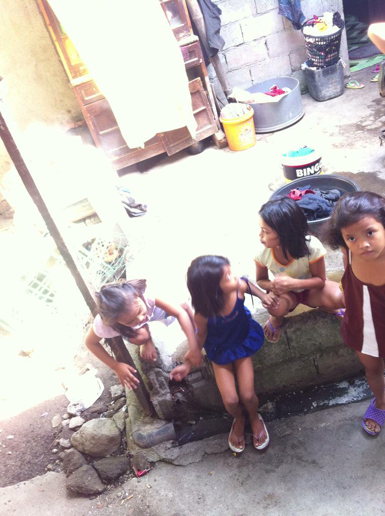 aaliyahzeint's tweet photo. hahahaha lol http://t.co/kX0S8W4BX1