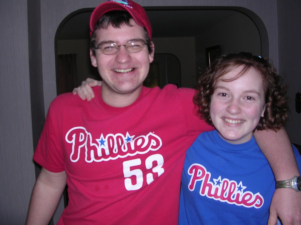 pam_gordon4's tweet photo. This picture reflects our relationship perfectly. #NationalSiblingsDay http://t.co/9qfGst1KYP