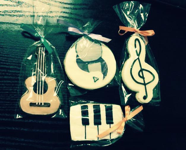 Academiadecanto's tweet photo. Probaron las nuevas cookies de la academia? Marirochas10 @clauacera @sebamellinook @yumimiyai @Jolygaite http://t.co/gWrnMsL0Qq
