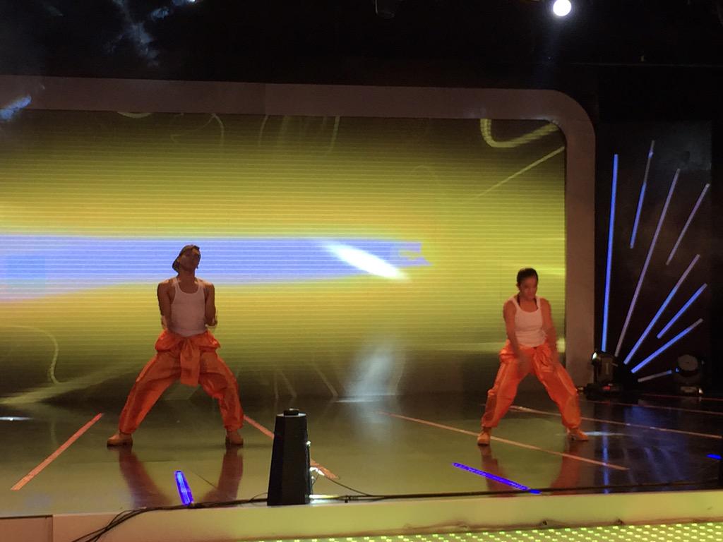 tcsoyelmejor's tweet photo. #SerVIPEsTodo | El Dúo "Team Hip Hop Ecuador" encienden la pista con una espectacular escenografía. ¡Disfrútalo YA! http://t.co/trV4c4F4Tg
