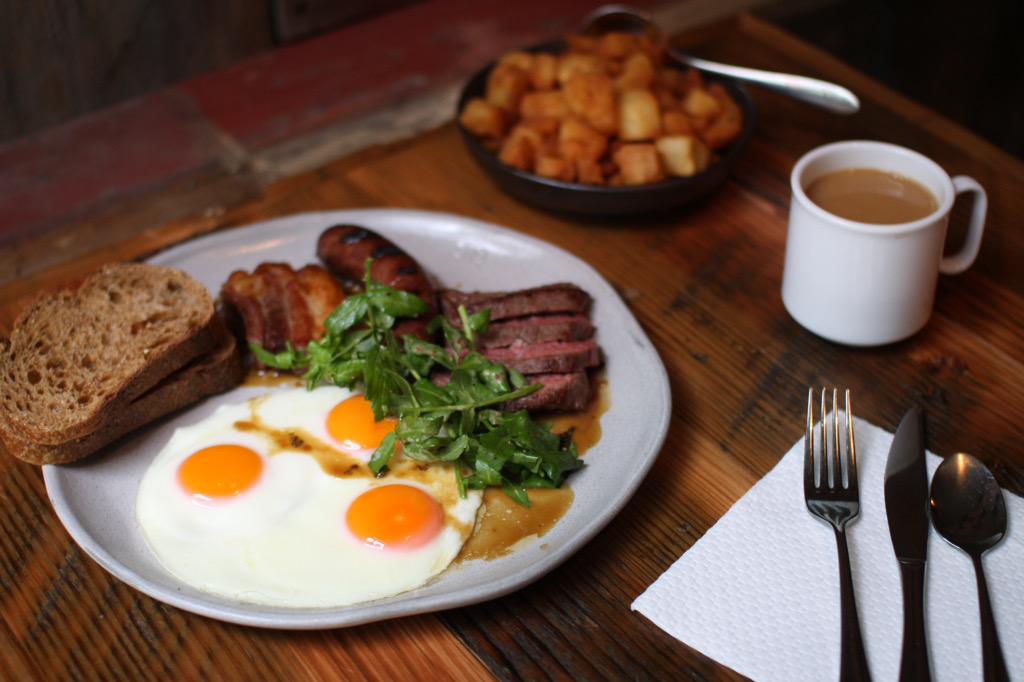 WildebeestYVR's tweet photo. Everybody's working for the weekend. #wildebrunch http://t.co/gBD9zt9C3X