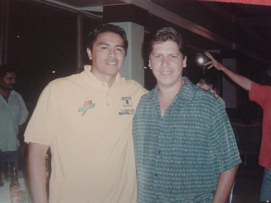 _alandaniel16's tweet photo. @futaztecadep  #ViernesBotanero  ese de tigres no sabran quien es  ? Excelente defensa de los 90's http://t.co/f3lKF8V87T