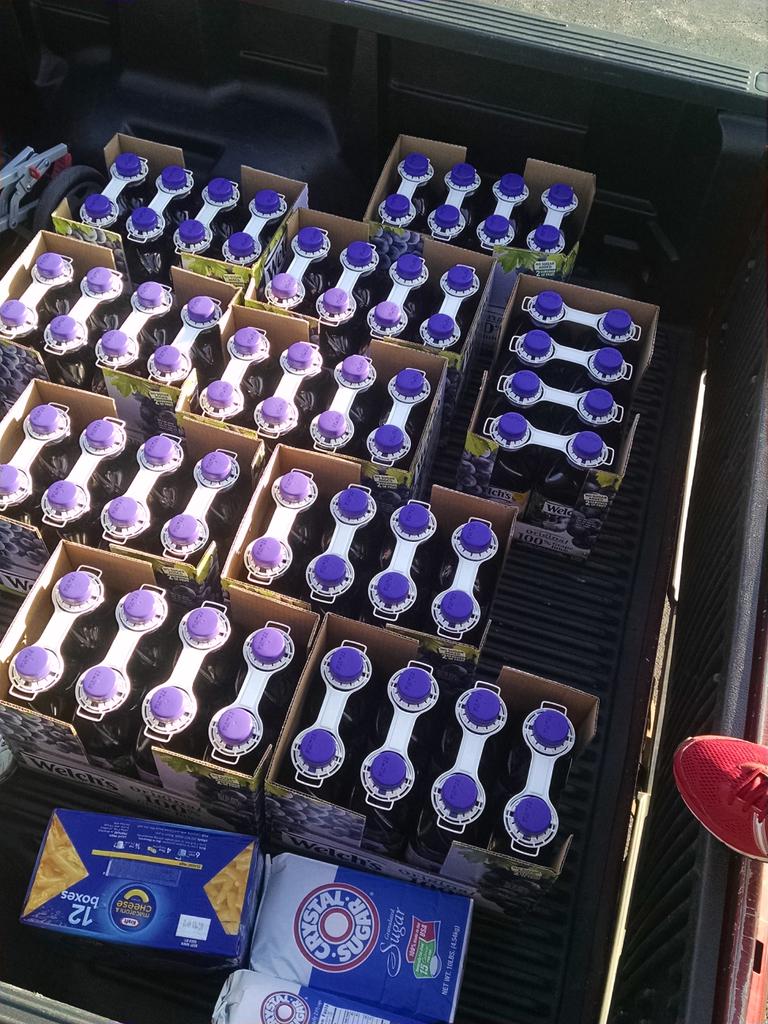 danielwead's tweet photo. Putting the F250 to good use. 80 bottles of Welch's later... Communion is served (for 5 months)
#ministerproblems http://t.co/s4AifNwkYg