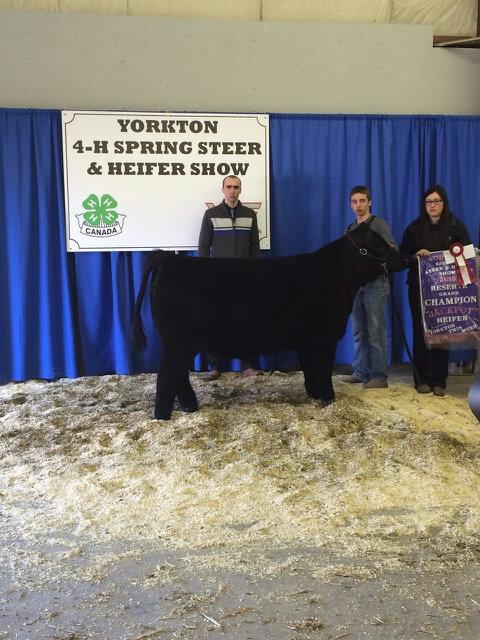 AllisonPorter1's tweet photo. Congrats @davisschmidt16! http://t.co/W0K6gycPbs