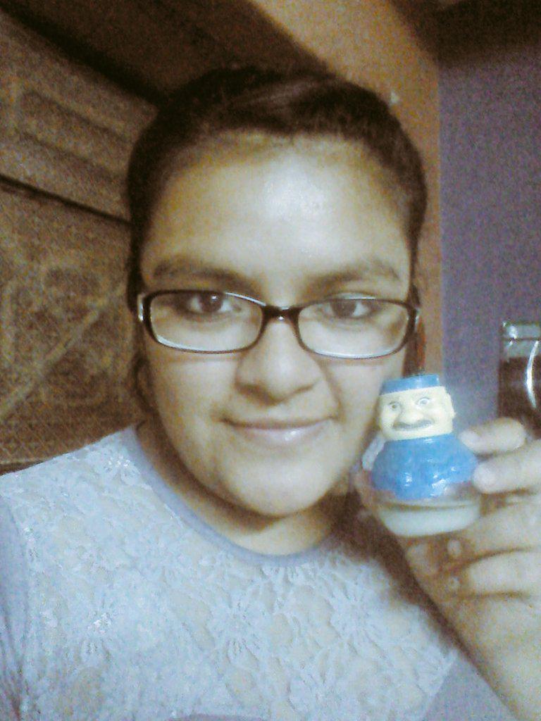 heralva92's tweet photo. @upasajeroperu @Latina_pe vamos azul! Con guty carrera el yo no fui infiel #FINALEUP http://t.co/hJb9VJdGcv