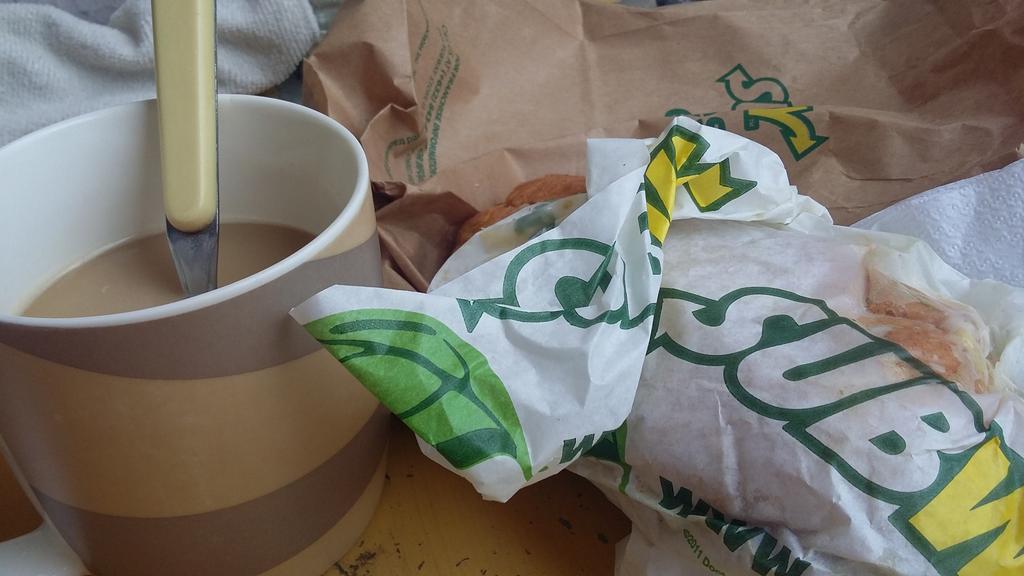 jan_nizz0306's tweet image. Breakkyyy... #foodporn #subwayph #coffeelover  #yummy