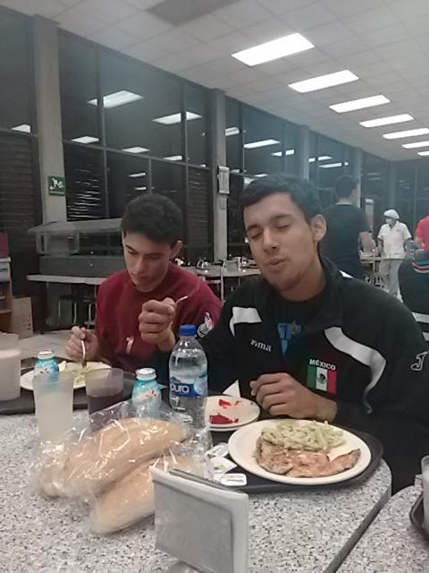 yael_urbina's tweet photo. #hastac #cenando #conelhermanodeldobleafa #negger #miprimerTweet #cansaditos http://t.co/SSOEI0FyHz