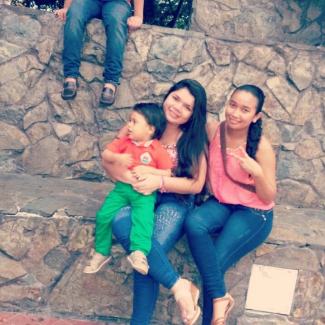 karelynduarte19's tweet photo. #depaseo 
#conmisprimsbeios
#seloskiere :-* http://t.co/B3PcVnYZub