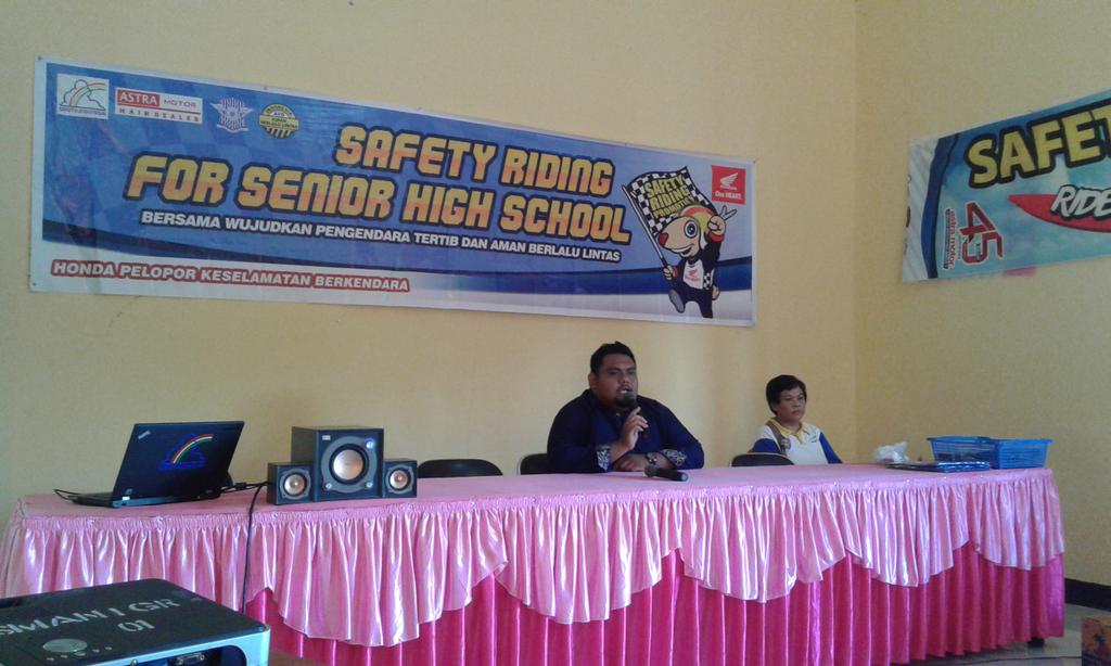 Sosialisasi safety riding. Sebagai generasi muda kita harus menjadi pelopor berkendara yg baik dan benar *OSIS Bid BT