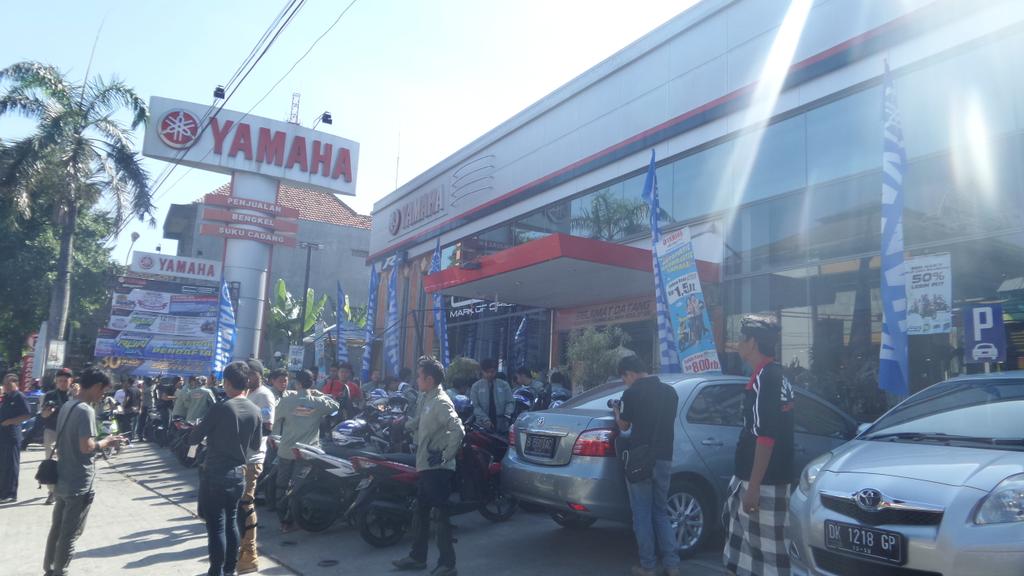yamahaindonesia's tweet photo. Selamat pagi Bali... We are Soulriders sudah merapat ke DDS Bali #TourdeSoul cc @yamahabali http://t.co/fpZ1zVfJIo