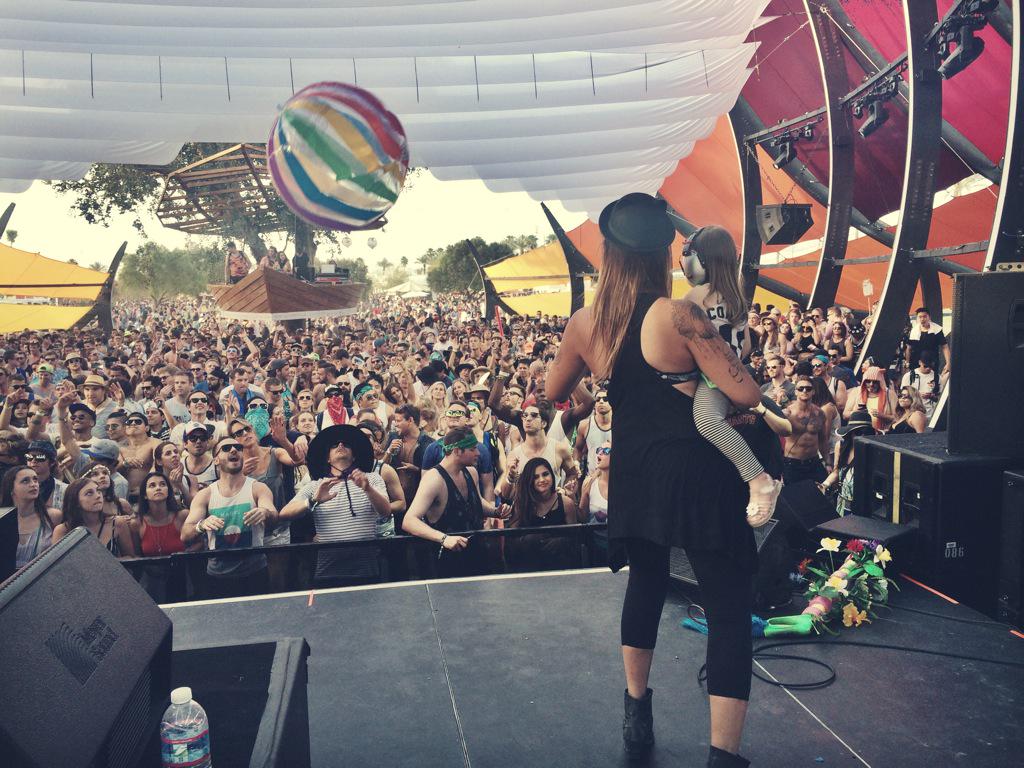 TheDoLaB's tweet photo. Even babies love DoLaB! #DoBaby http://t.co/aifbgP3l9R