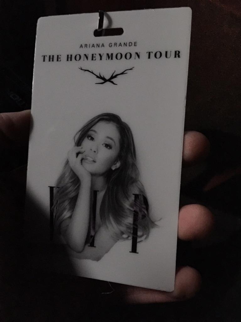 MyNameisJeeeeff's tweet image. Its happening. #VIPsection #ariana #grande