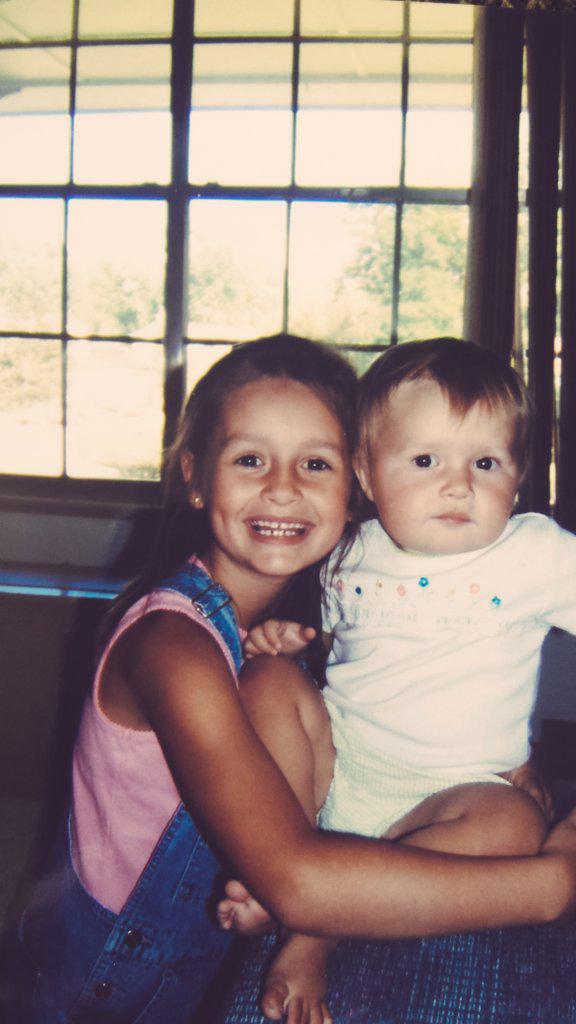 _ryaalllssss_'s tweet image. Happy #NationalSiblingsDay to the ones who I couldn't imagine living without! 💞