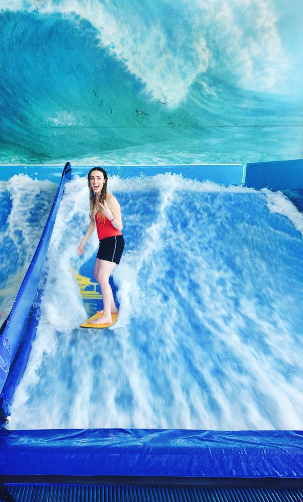 tuckemel's tweet photo. My job > yours 
🏄🏽🌊😎 
#flowislife #flowrider #lifeguard http://t.co/6kMaC7cSQC