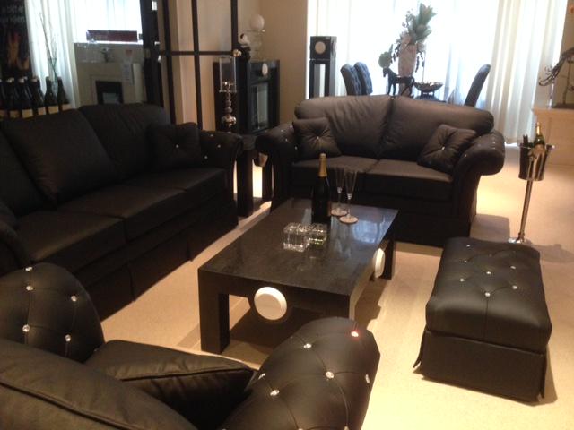 Geopend tot 17.00 uur! Bewonder onze meubel- ,zitmeubel -en accessoirecollectie! #ManhattanStyle #meubels #interieur