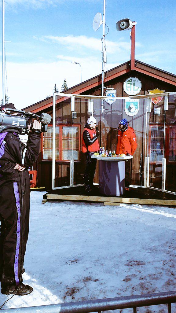 Hallingdolen's tweet photo. Dagens fyrste sending er i gang på hallingdolen.no. Tarjei Bø er på besøk. #liatoppen http://t.co/pqawJLzjmC