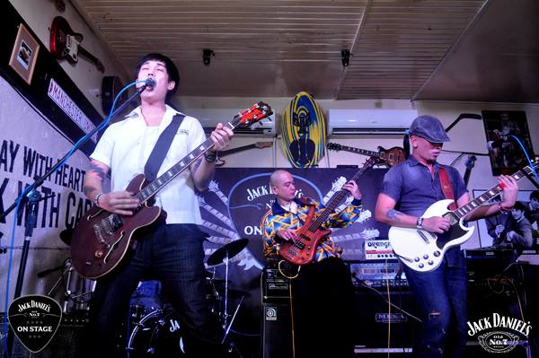 NDFYme's tweet photo. RT if you want @reklamomusic to win the #JDOSFanFave Award! check out their song: http://t.co/wGz6TWmwSt . http://t.co/wmz3DTm6wc