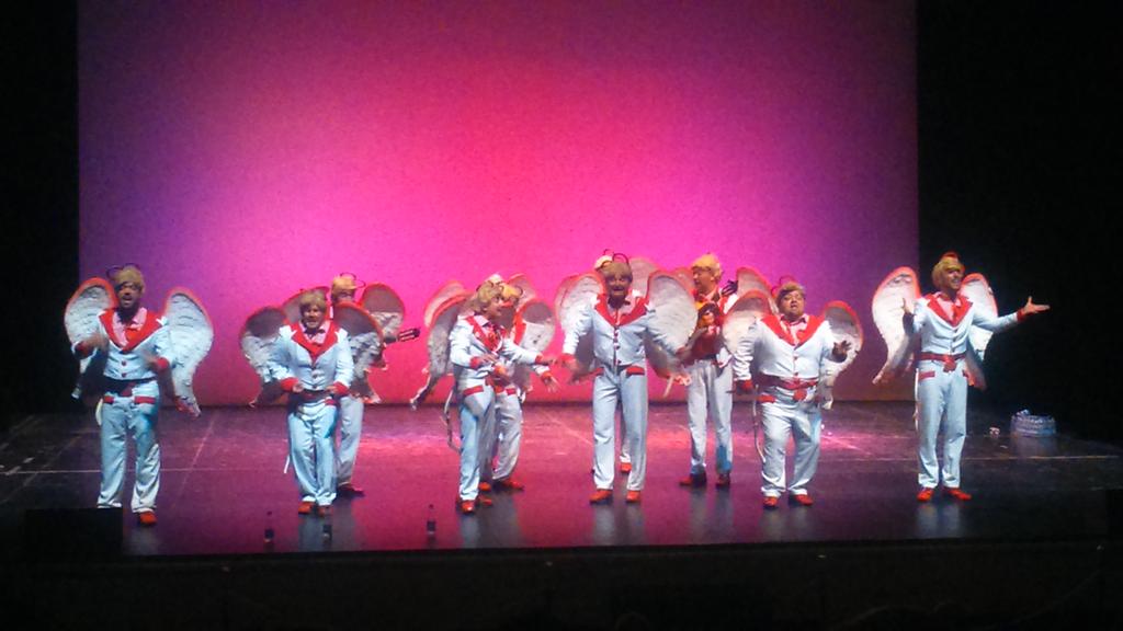 SantiaguBolivar's tweet photo. Noche mágica y millonaria, entre guardianes y cupidos.... http://t.co/ue2pDvvzRd