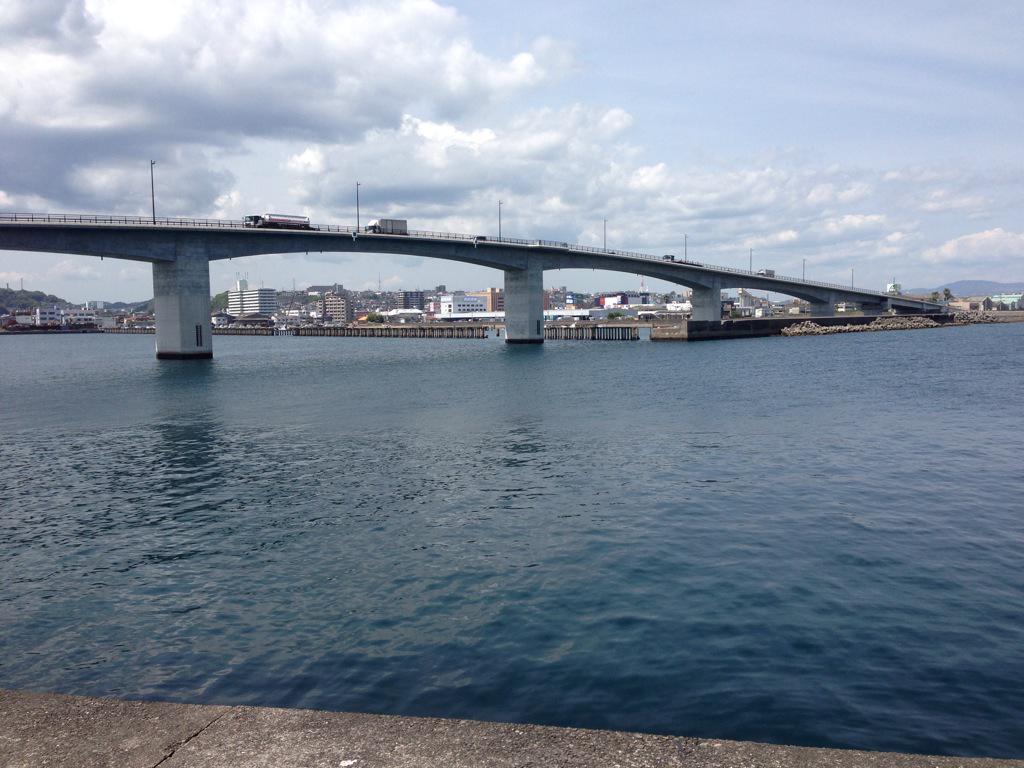 YuuWimm's tweet photo. 練習前の海は綺麗だったね😃
明日からの記録会頑張りましょう http://t.co/gYQPlyhCJZ
