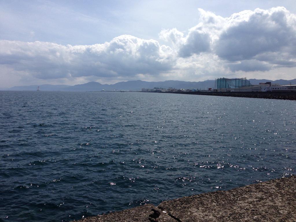 YuuWimm's tweet photo. 練習前の海は綺麗だったね😃
明日からの記録会頑張りましょう http://t.co/gYQPlyhCJZ