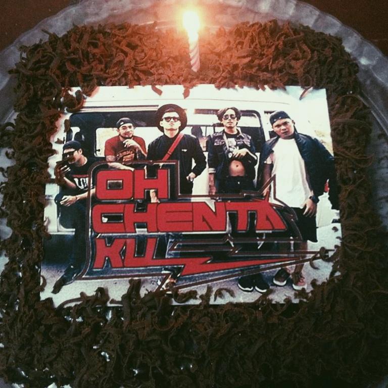 "<a href="/zxrxh/">A</a>: My birthday cakes #younghearts <a href="/xohchentakux/">OCK</a> <a href="/___myo/">myo</a>  #11april #my23rdbirthday 😍 " idola